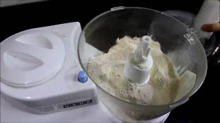 Hello my dear friends...welcome to royal style today we learn how
knead atta in food processor. only one thing remember lovelies is that
do not pour...