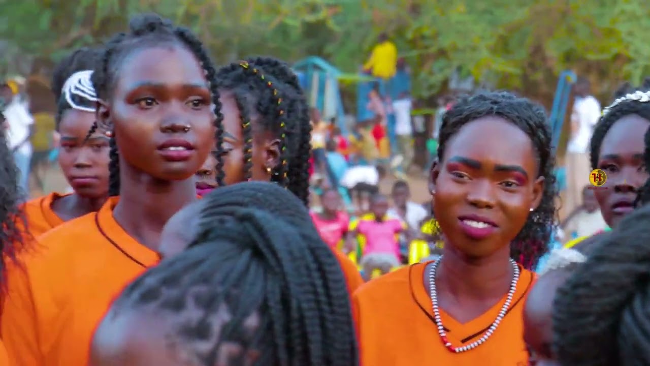 Performing nyan Duk ku cok thiak wun peei~Akoltaar On The Line