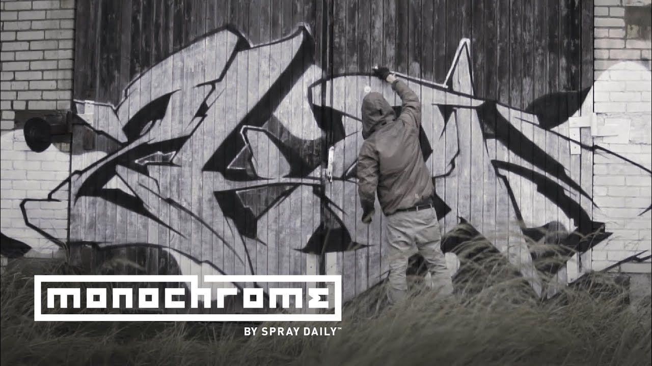 MONOCHROME 065 - SKENAR73