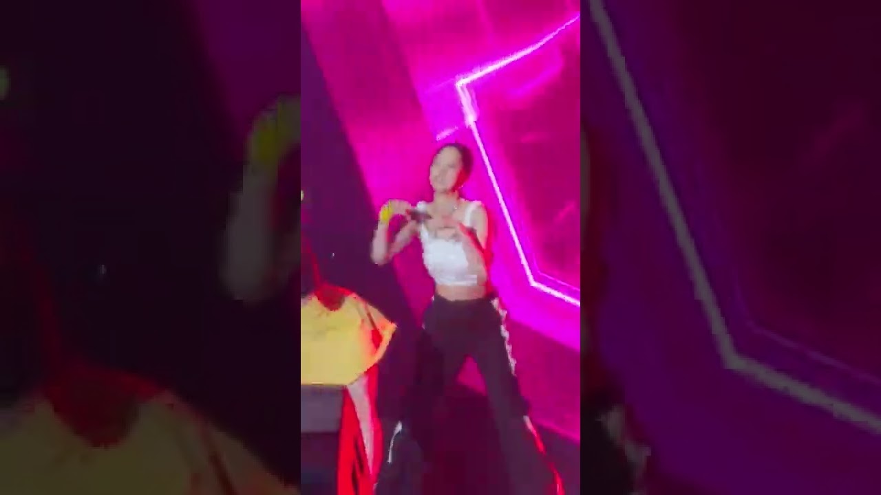 Kep1er London WA DA DA Yujin fancam