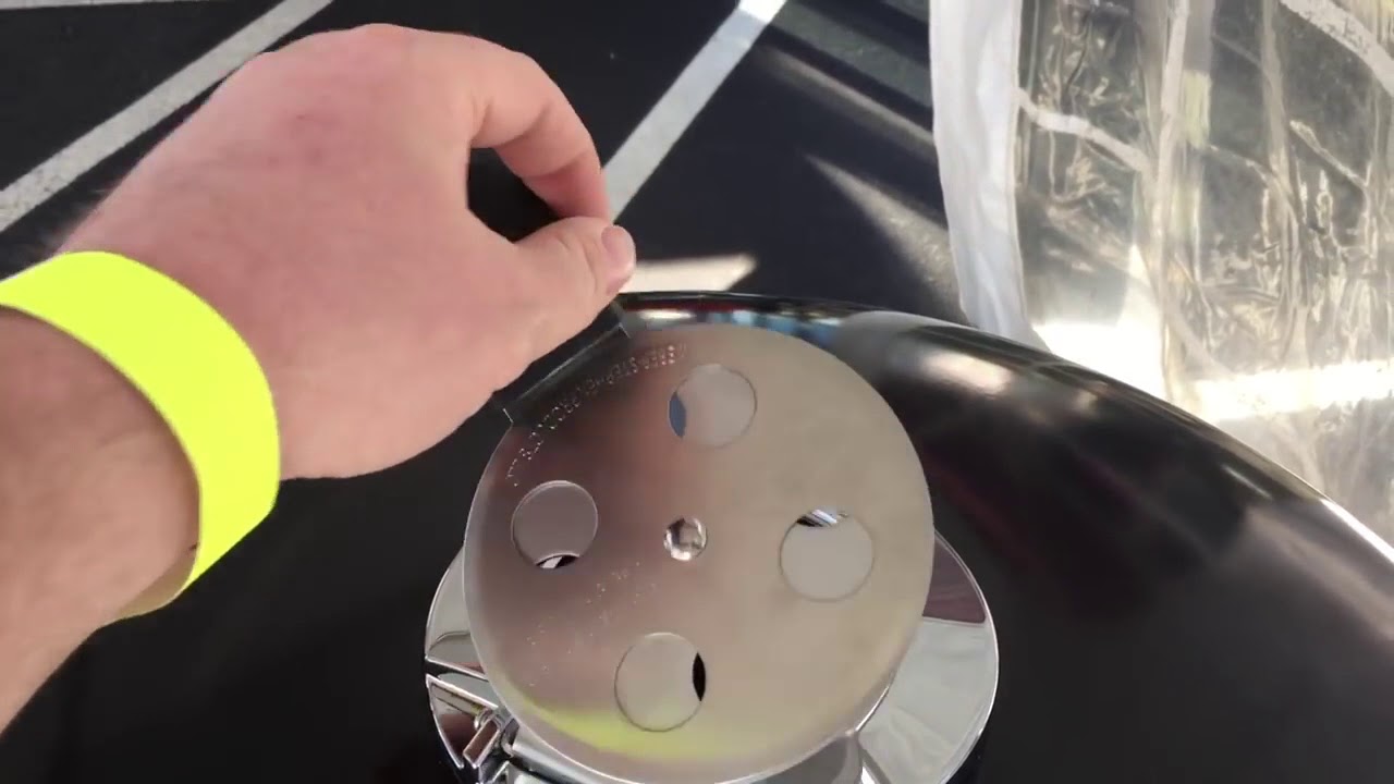 Big Green Egg vs er Summit Charcoal Grill vs Kamado Joe Comparison