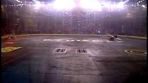 BattleBots Season 2.0: Doublecross vs Widowmaker part 1