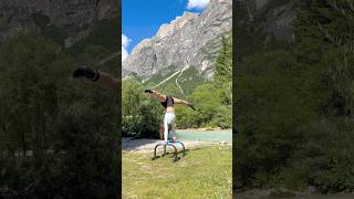 Famous #calisthenics #handbalancing #acrobatics #presshandstand Profile