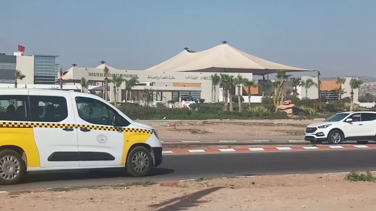 جولة باگادير. الطريق الرئيسية بين تكوين وليزاميكال.  Agadir. Le trajet tikiwine les amicales.