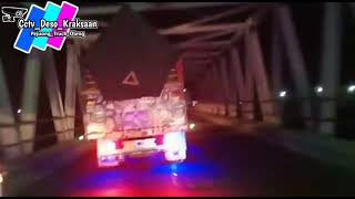 Detik-Detik 2 Truck Cabe Duet kejantungan hampir nabrak truck tronton