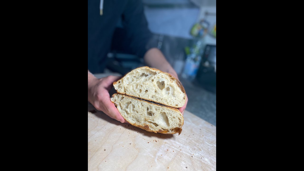 Chi ha il pane non ha i denti! - YouTube