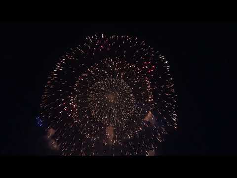 Top 10 Fireworks In The World أفضل 10 احتفالات ألعاب نارية