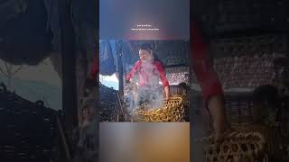 नेपाल के पहाड़ों में सूअर के मांस का असली स्वाद 🍲 #shorts