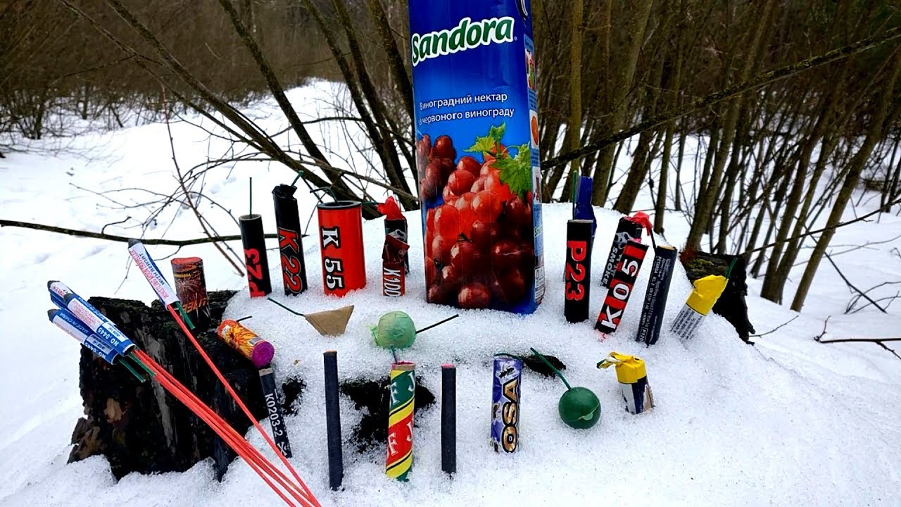 Взорвали машину петардами
