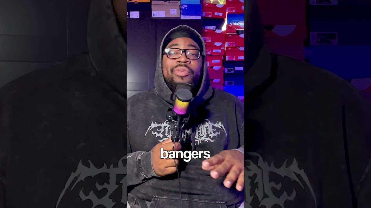 They gave Tais Colares a pro skate!!!  