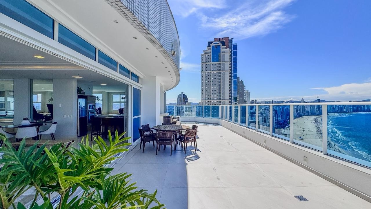 Essa é uma das coberturas mais exclusivas do Brasil, em Balneário Camboriú, e custa R$ 42.000.000.