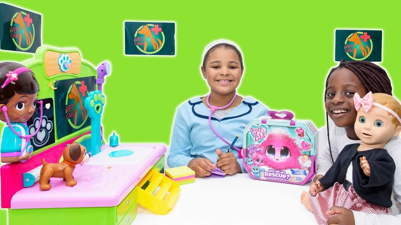 Scruff a Luvs Pet at The Vet with Luvabella! Kids Pretend Play Toy Doctor  Who will we rescue?