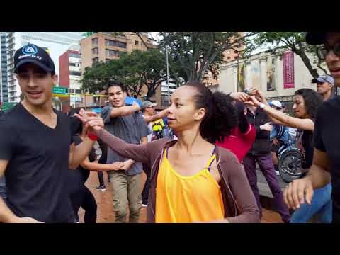 Pikante Show - Suavecito (En el casino del médico)