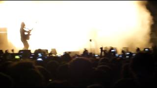 Arctic Monkeys - Do I Wanna Know? live @ Piazza Duomo (Pistoia)