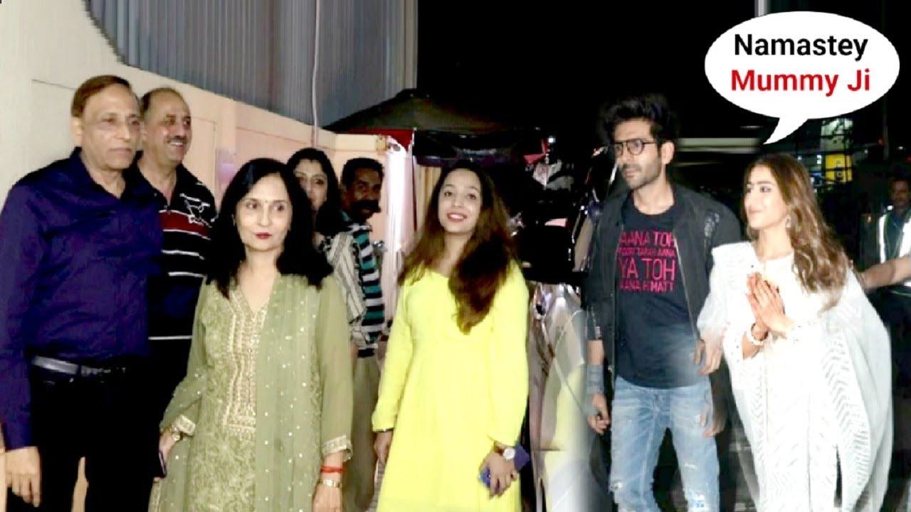 Kartik Aaryan Parents Grand Welcome By Bahu Sara Ali Khan At Love Aaj