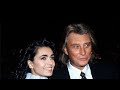 Adeline Blon­dieau : Johnny Hallyday est très romantique amoureux