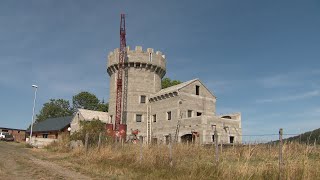 INSOLITE. Puy-de-Dôme : il construit lui-même son château fort