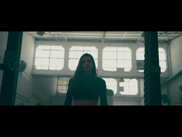Sleduj Lost Arcade feat. Matt Young - "Holding On" (Official Video) na YouTube Sleduj Lost Arcade feat. Matt Young - "Holding On" (Official Video) na YouTube
