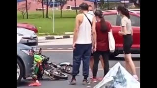 Accident At Hougang Avenue 3 Due To Car Bang Electrical Bike On 15 May 2022 Sg Incident Sg Roads