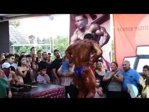 Exhibicion del IFBB PRO RAUL CARRASCO en campeonato CARLOS CABELLO