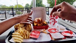 CHICK-FIL-A POV PRETZEL 🥨 BUNS ARE BACK!! (For Now..) screenshot 5