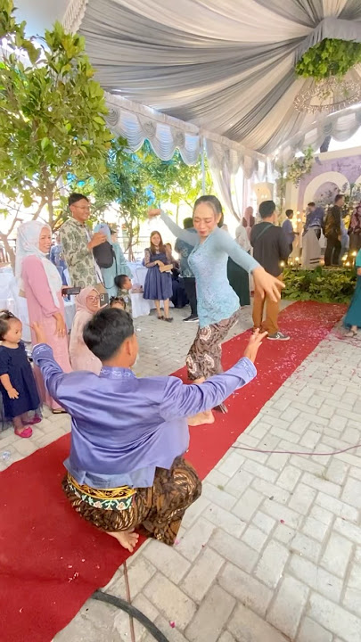Cium cucuk lampah #cucuklampah #cucuklampahlucu #wedding #shortsvideo #shortsviral #shorts #feeds