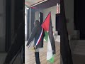 Fransa’da bir belediye, siyonizm tasarısına tepki olarak belediye binasına Filistin bayrağı astı