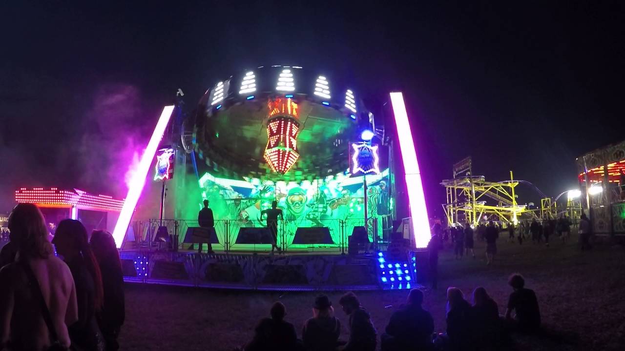 Download Festival 2016. Fairground ride 2.