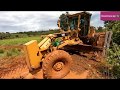 Cascalhamento em atoleiro! Motoniveladora patrola Caterpillar 120K/Grader niveleuse motoconformadora