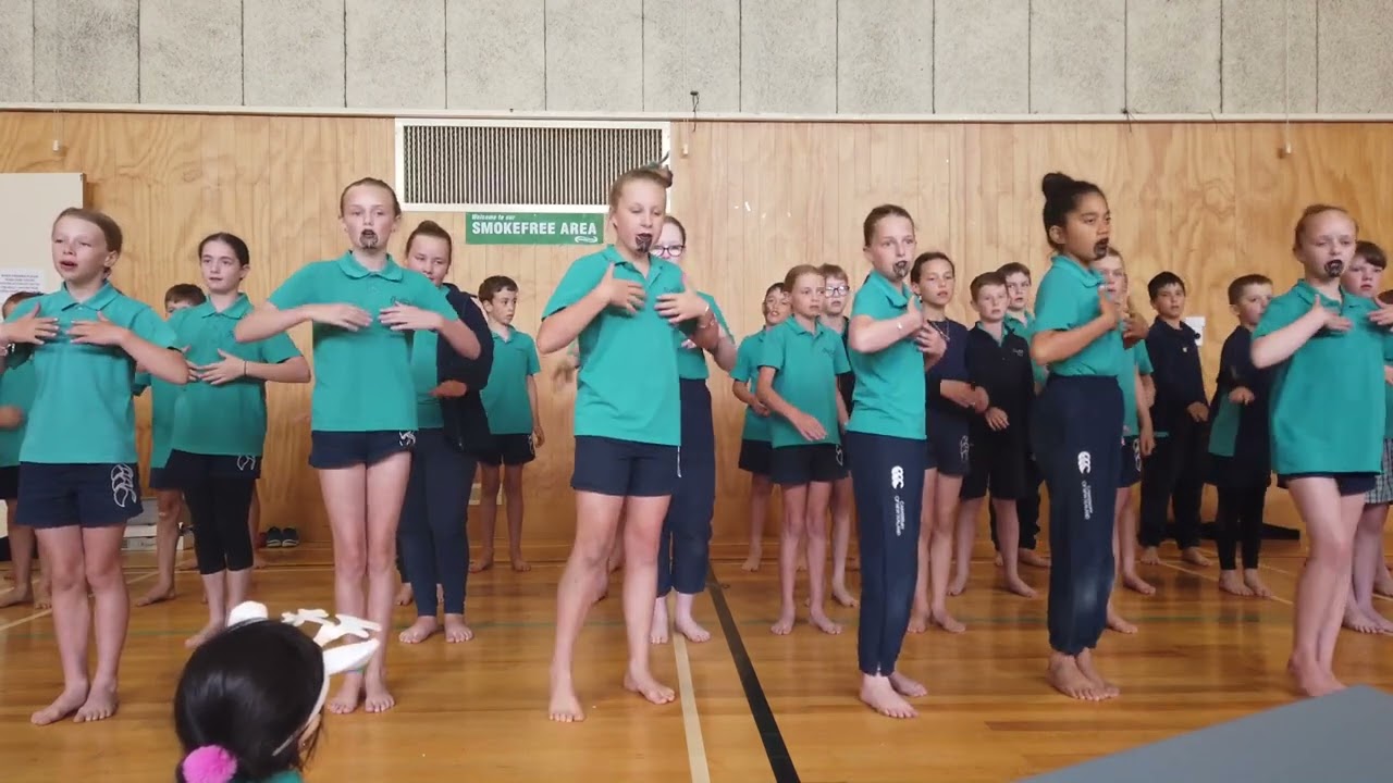 Ōtātara School Senior Kapahaka Group