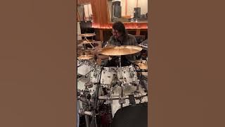 Charlie Benante- Dave Grohl plays my kit and a ittle bit of Nirvana 🩷 (scentless apprentice)