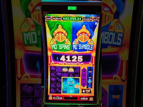 DOUBLE FEATURE SPOOKY LINK BONUS ON $250 BET! #slots #casino #jackpot