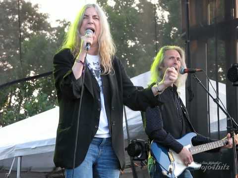 3/4 Patti Smith - Dedicated to Life + People Have the Power @ Riot Fest Chicago 9/14/14