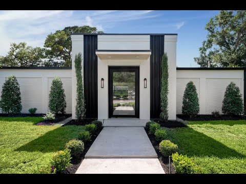 Gorgeous Property Just Listed at 11 Inwood Oaks Drive, Houston, TX 77024