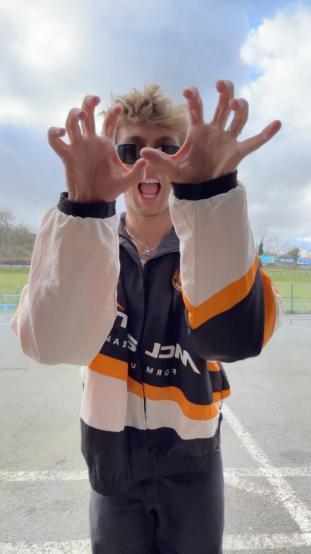 race day ?️? what’s your favorite type of car? #sheadurazzo #dance #racecar
