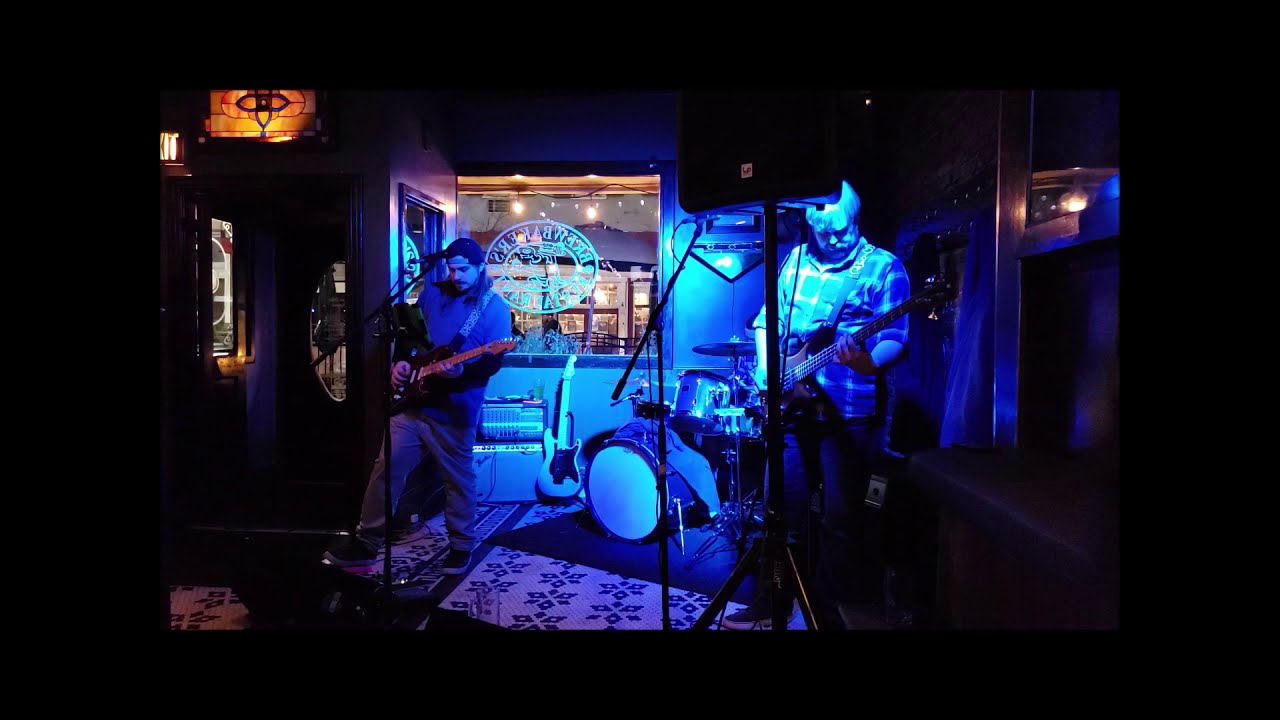 Nice Couch - spontaneous jam from a show at Brewbaker's in Winchester Va