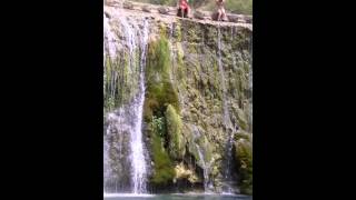 Salto en la presa