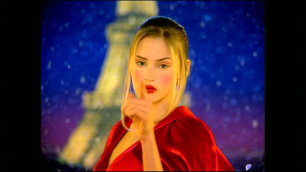 N°5, the 1998 Film by Luc Besson, with Estella Warren: Le Loup