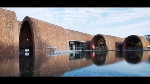 The C-Shaped Spiral: Codes of Negotiation in China’s Thousand-Year Porcelain City