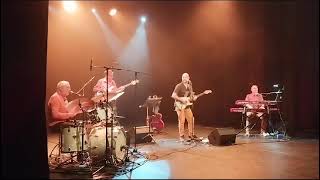 Roxetera Tribune Eddy Mitchell