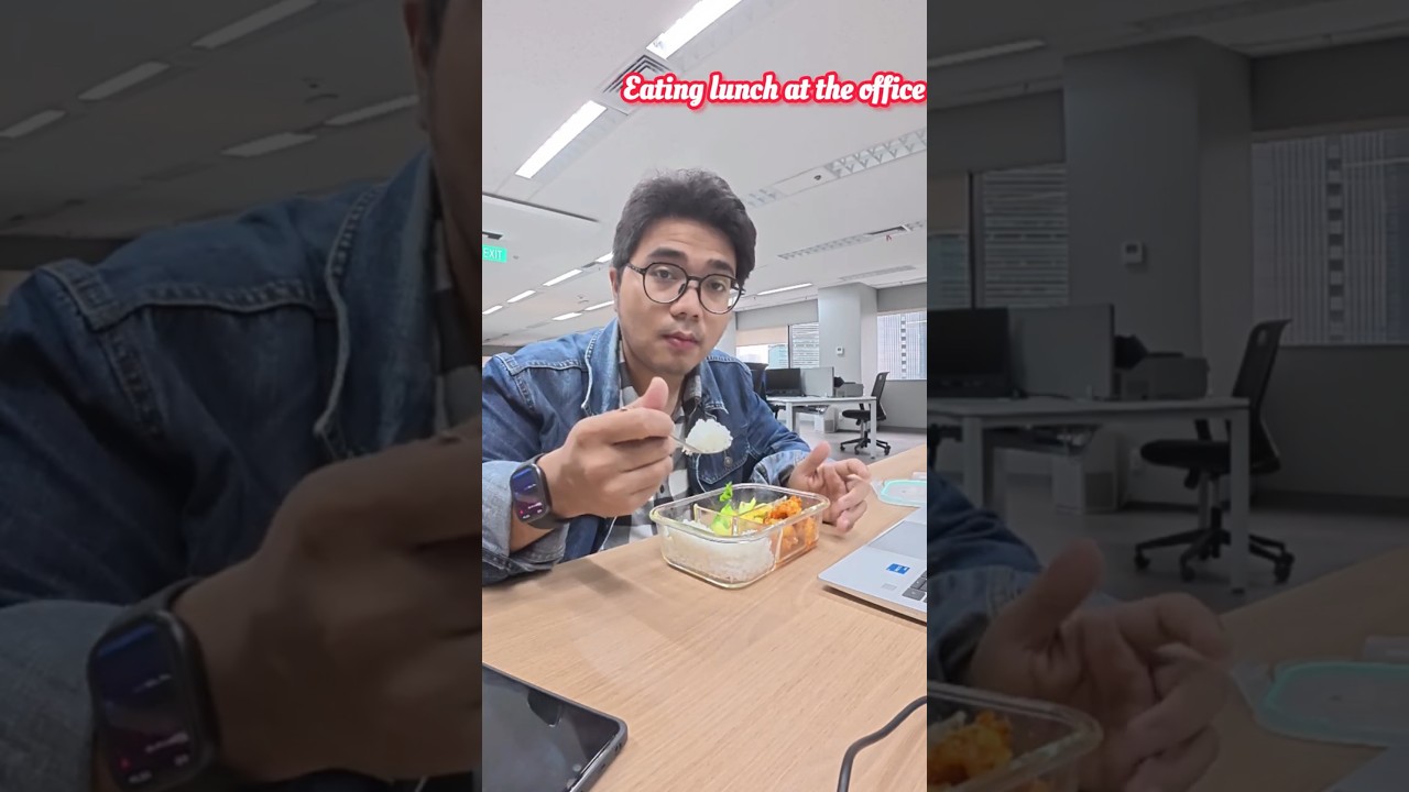 ASMR Eating Lunch at your office desk 