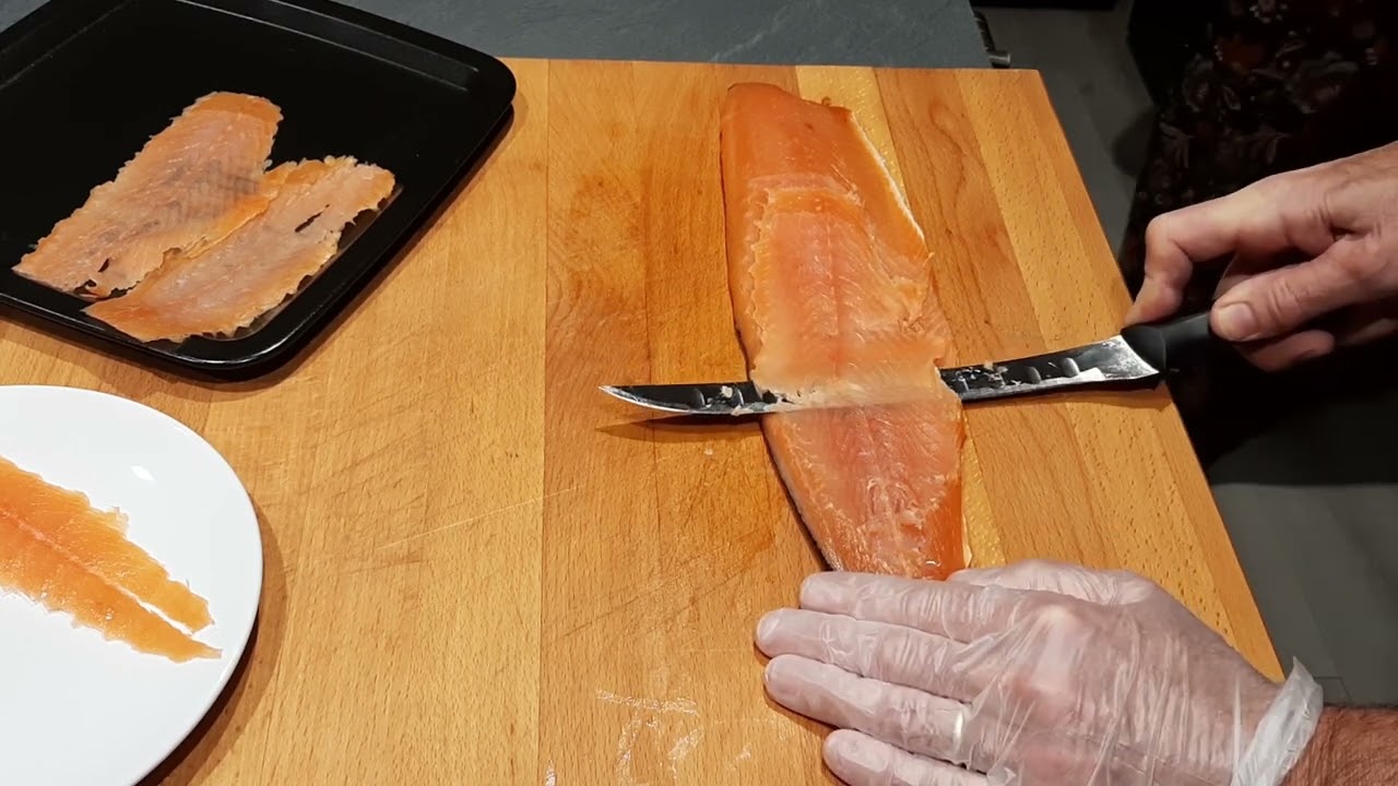 Technique de cuisine : Trancher du saumon fumé - Vidéo Dailymotion