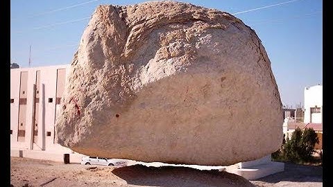Magical Floating stone in Al Ahsa, Saudi Arabia #mhkmakers