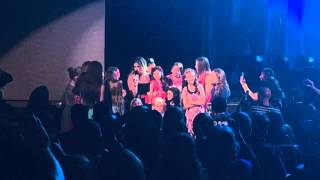 Idina Menzel - with kids during Let It go