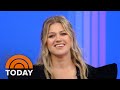 Kelly Clarkson joins TODAY for 8 Questions before 8AM