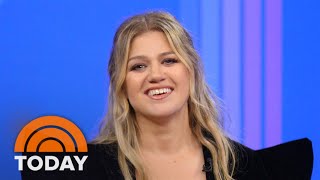 Kelly Clarkson joins TODAY for 8 Questions before 8AM