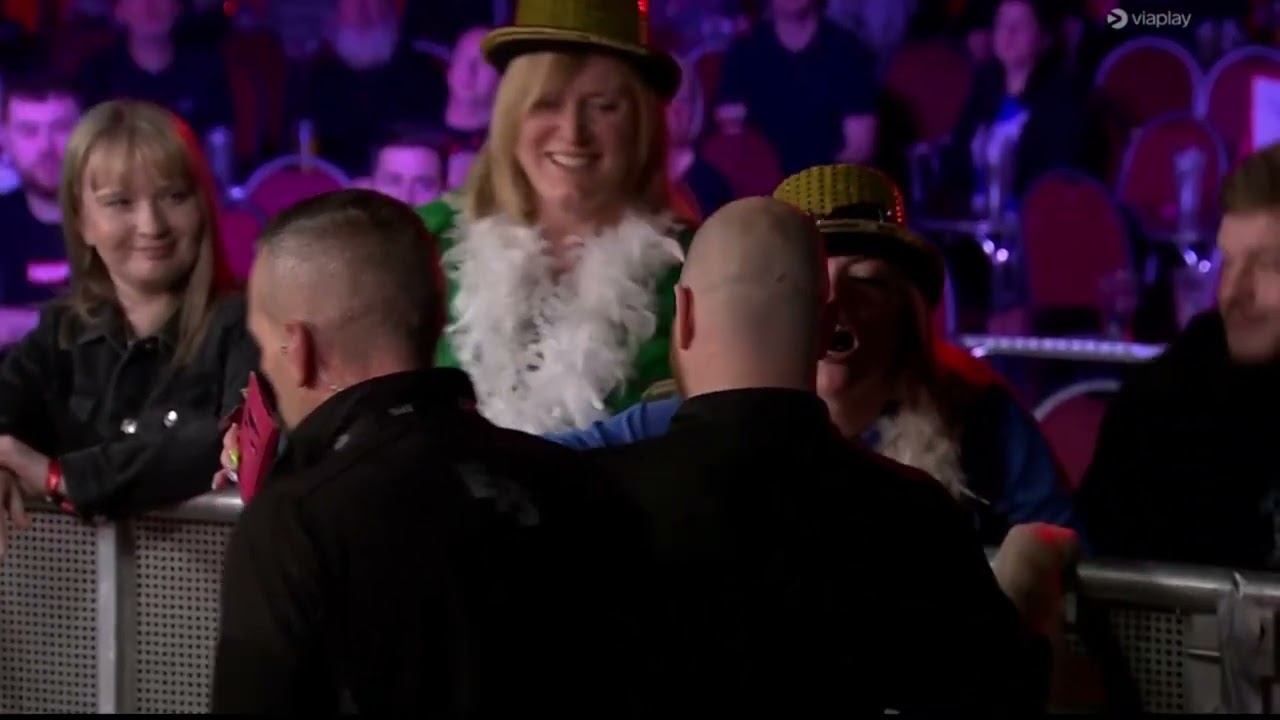 Justin Hood v Darren Beveridge UK Open Walk-On's