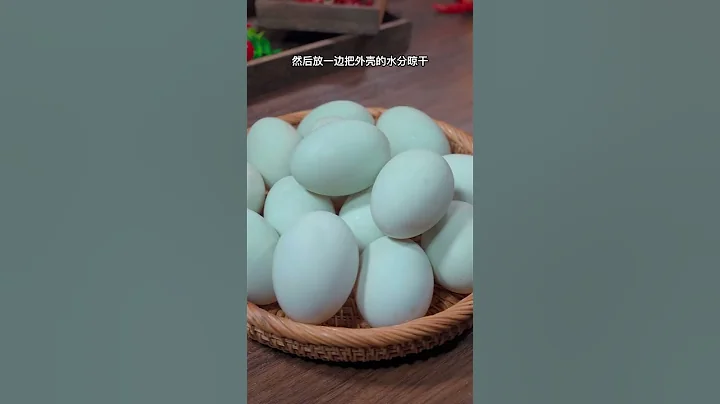 会爆浆的咸鸭蛋你吃过吗 #家常菜 - 天天要闻