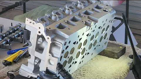 D40 Cylinder Head Installation