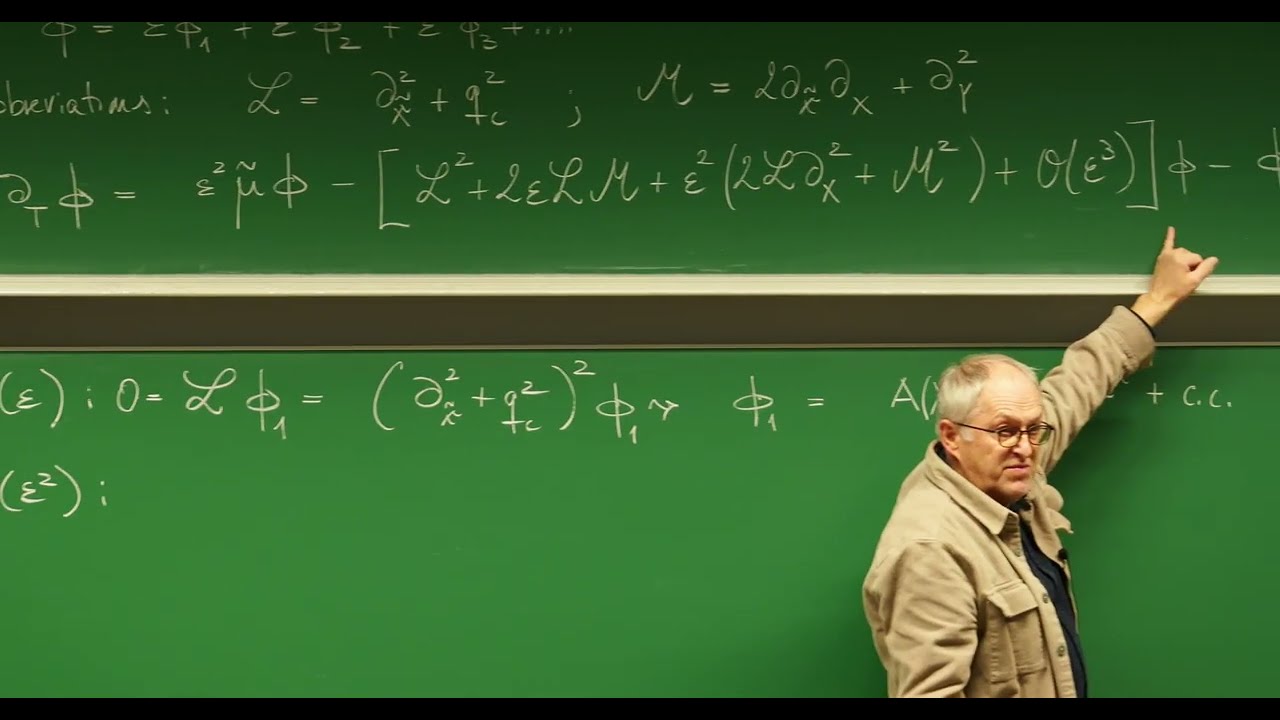 22. От возмущения к уравнению амплитуды, уравнению NWS, многомасштабному анализу